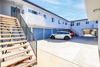 Detached garage